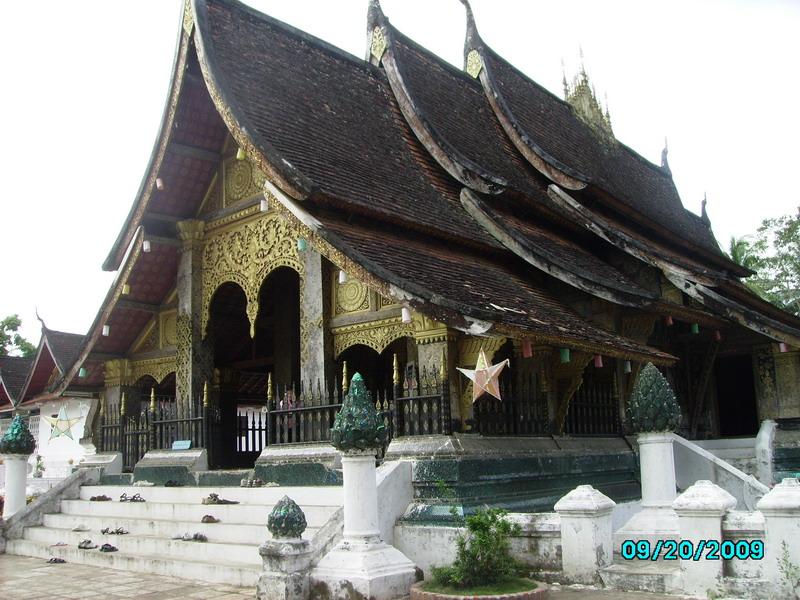 FULL DAY: CITY TOUR AND PAK OU CAVES ( LUNCH AND DINNER INCLUDED)