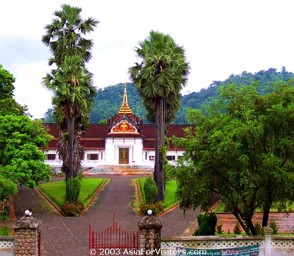 Day 03: LUANG PRABANG - VIENTIANE (B/L/D)