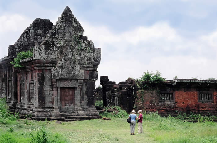 Day 04: CHAMPASAK - PAKSE (B/L/D)